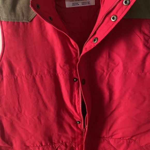Brand New Red Winter Jacket( Sleeveless) for men from Levi’s - Picture 6 of 8